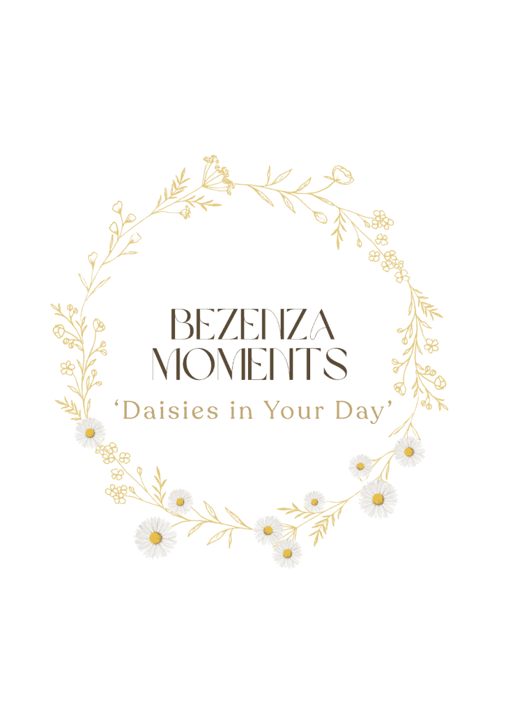 Vlindervormige bloemenkrans met witte madeliefjes en gouden details, symboliseert natuurlijke schoonheid en rust.